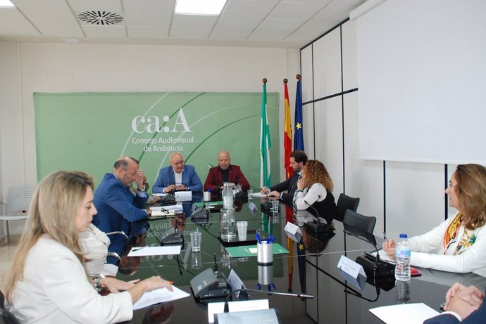 Reunión del consejero de Educación y Deporte, Javier Imbroda, con el Consejo Audiovisual de Andalucía.