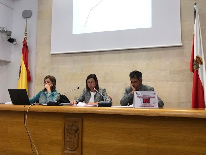 La consejera de Economía y Hacienda, María Sánchez, presenta los presupuestos de 2020 en el Parlamento