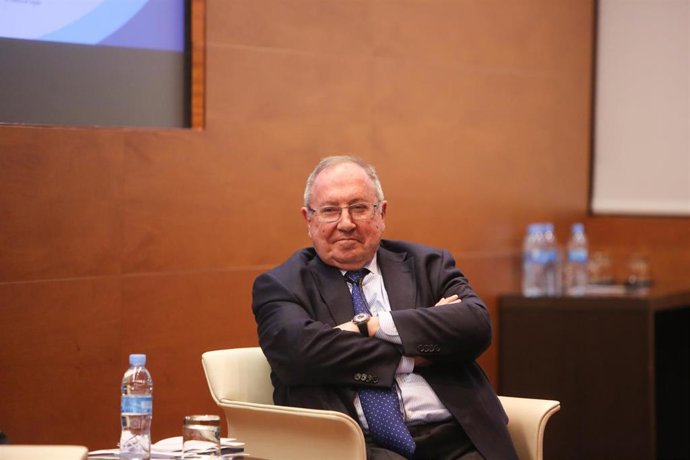 El presidente de la Cámara de España agradece al Rey su "defensa de los intereses económicos" en Cuba