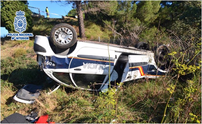 Cohce de Policía Nacional accidentado tras una persecución en la GI-500 en la provincia de Girona.
