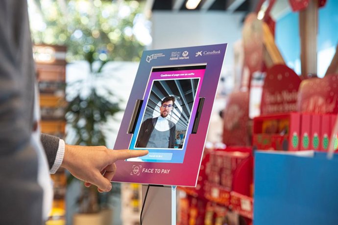 La botiga Nestlé Market a Esplugues (Barcelona) habilita el pagament de compres a través de selfies.