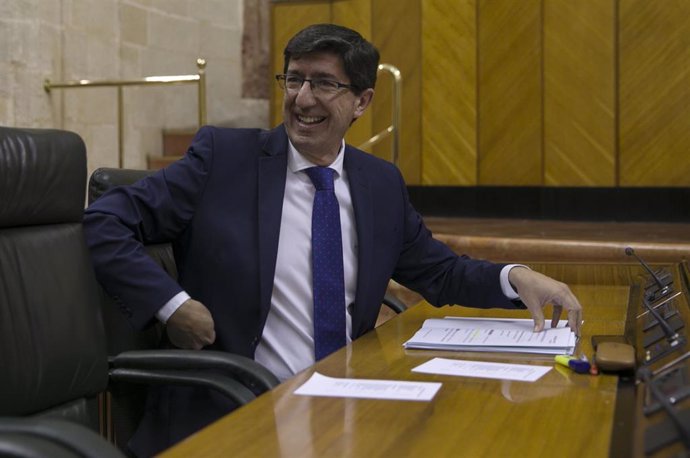El vicepresidente de la Junta de Andalucía, Juan Marín, en su escaño en el Parlamento de Andalucía. 