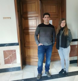 Los demandantes, Rafael y Amaya, minutos antes del inicio del juicio en la Sala de lo Contencioso Administrativo del TSJCyL, en Valladolid.
