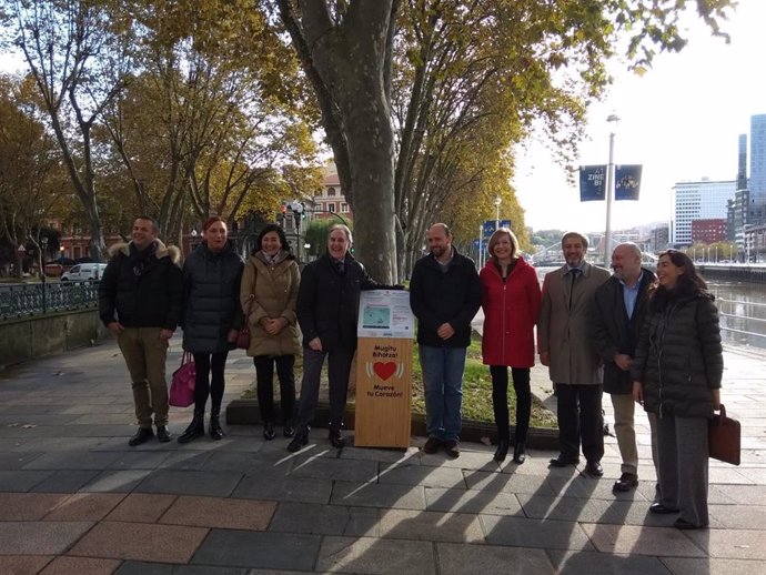 La Fundación Española del Corazón reconoce el programa 'Red de Caminantes' de Bilbao por impulsar una ciudad más saludable.