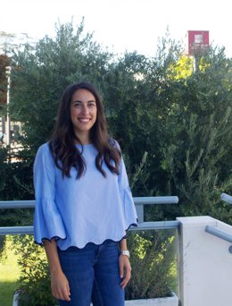 Marta Tío, nueva doctora por la UR con una tesis sobre lematización de verbos en el inglés antiguo.