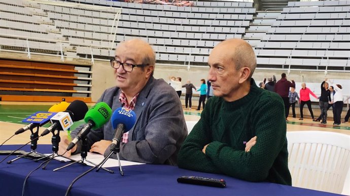 El concejal de Deportes del Ayuntamiento de Huesca, José María Romance en la rueda de prensa del 25 aniversario del Palacio Municipal de Deportes de Huesca