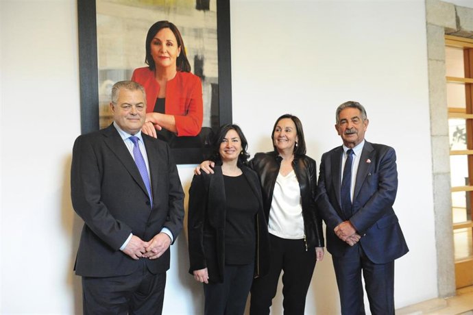 Presentación del retrato de la expresidenta del Parlamento Dolores Gorostiaga