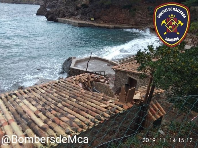 Infraestructura afectada por el desprendimiento de rocas.