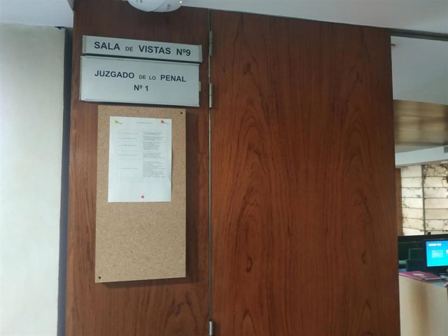 Trib.- Absueltos el hostelero vallisoletano y la camarera acusados de negar la entrada a clientes de etnia gitana