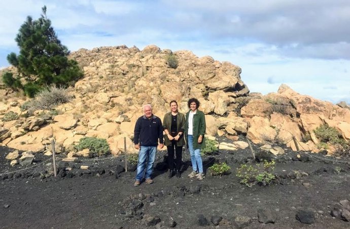 La consejera de Cultura y Patrimonio del Cabildo de La Palma, Jovita Monterrey, visita Roque Teneguía