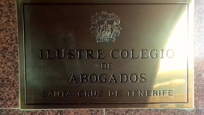 Placa identificativa del Colegio de Abogados de Santa Cruz de Tenerife