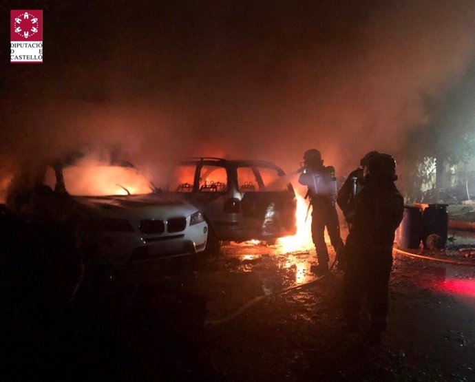 Incendi en dos vehicles