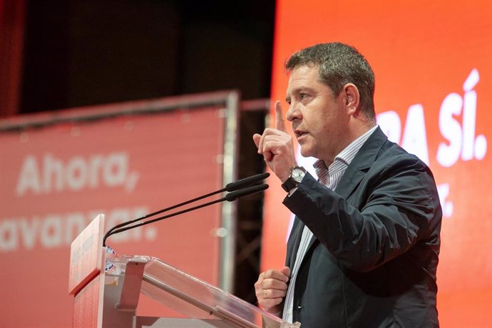 El secretario general del PSOE de Castilla-La Mancha, Emiliano García-Page, en un acto electoral desde Villarrobledo