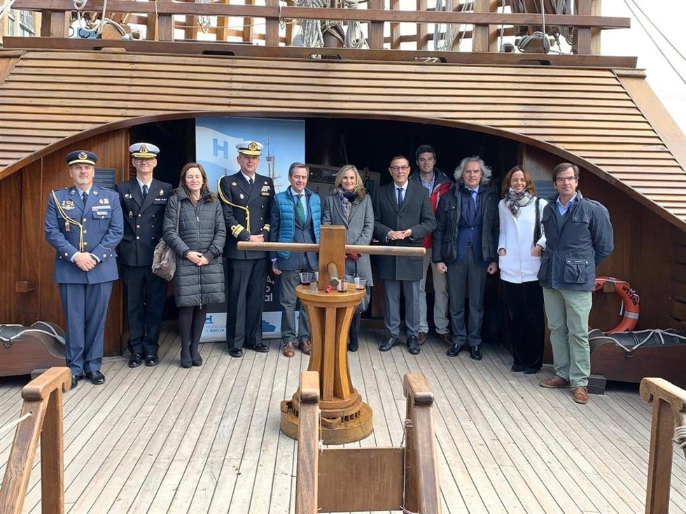Presentan las bondades turísticas de Huelva en Washington a bordo de la nao Santa María.
