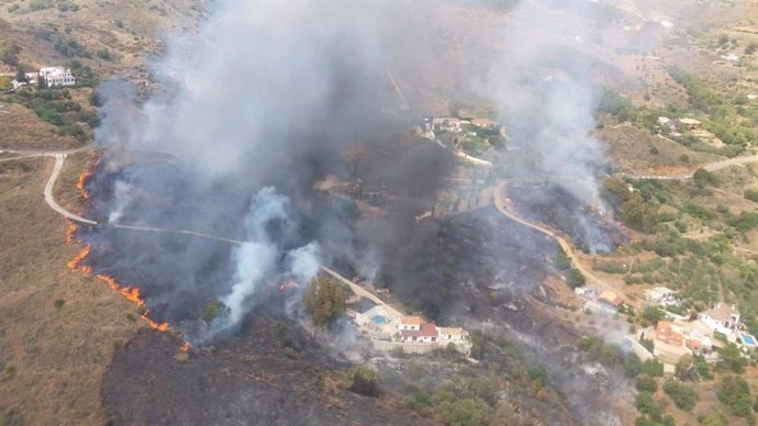 Incendio en paraje Valtocado de Mijas (Málaga)