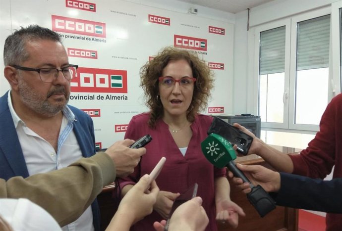 En el centro de la imagen, la secretaria general de CCOO-A, Nuria López.
