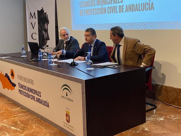 El viceconsejero de la Presidencia señala la apuesta del Gobierno por la mejora de los recursos, un mayor desarrollo normativo y la coordinación en materia de emergencias y Protección Civil.