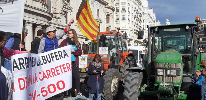 Imagen de archivo de la tractorada celebrada en Valncia la pasada semana para rechazar el plan de pacificación de la CV-500. 