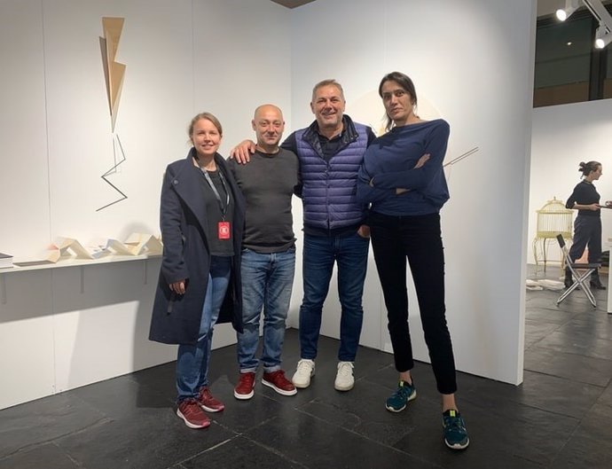 Representates de las galerías Addaya Palma y Pep Llabrés Arte Contemporáneo, junto a las artistas Aina Albo (1i) y Amparo Sard (1d).