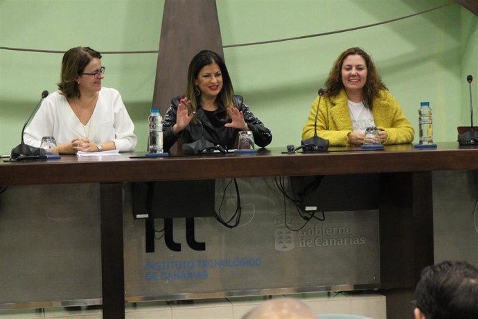 La concejal de Desarrollo Económico, Matilde Zambudio, en un encuentro de coworking