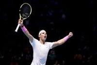 Nadal cumple ante Tsitsipas pero dice adiós a Londres