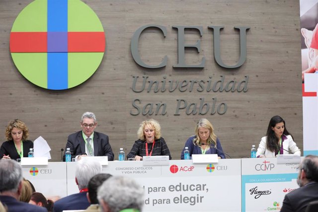 La portavoz de Vox en al Asamblea de Madrid, Rocío Monasterio, participa en un debate con otros representantes del PSOE, PP y Cs sobre libertad de educación organizado por la Asociación Católica de Propagandistas.