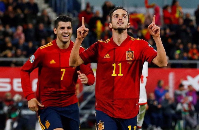 Sarabia celebra un gol con la selección española