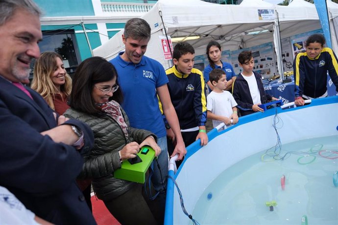 La consejera de Economía, Conocimiento y Empleo del Gobierno de Canaria, Carolina Darias, visita la Miniferia de Gran Canaria