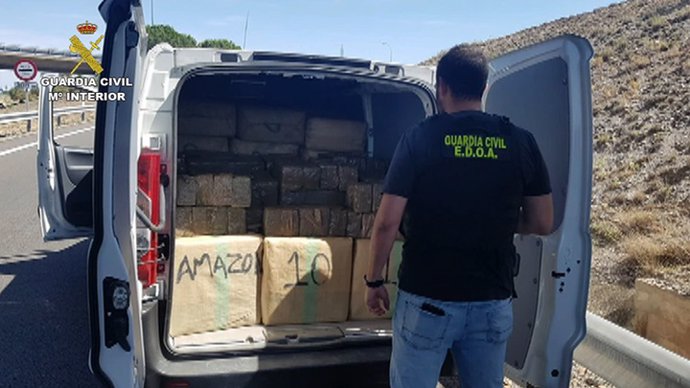 S'han confiscat prop de 4.500 quilos d'haixix i 11 vehicles, entre altres efectes.
