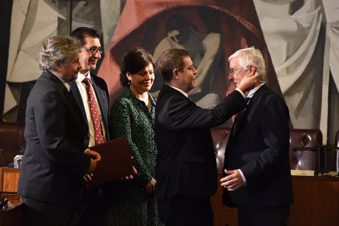 El expresidente José María Barreda, ingresa en el Instituto de Estudios Manchegos