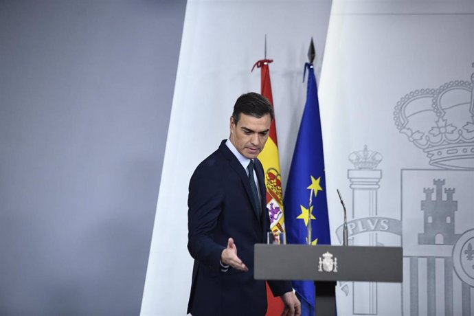 El presidente del Gobierno en funciones, Pedro Sánchez, comparece ante los medios tras su reunión con el presidente electo del Consejo Europeo, Charles Michelen, en el Complejo de la Moncloa, en Madrid (España), a 14 de noviembre de 2019.