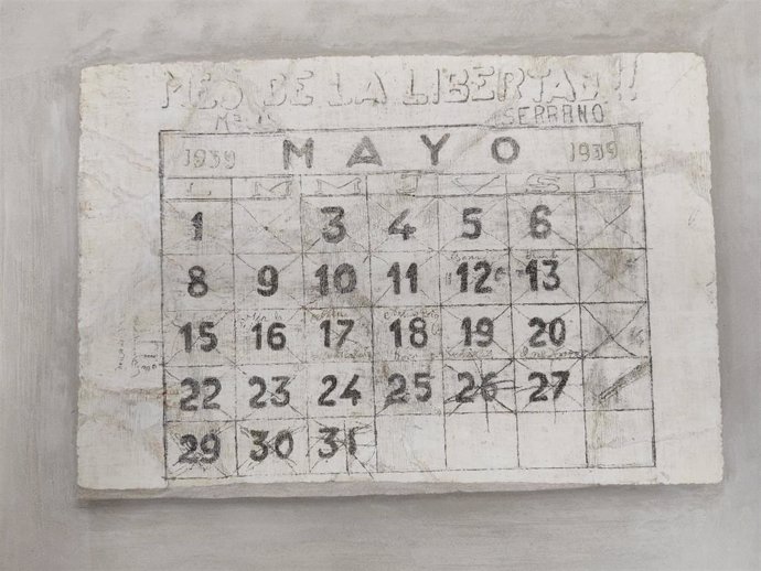 Calendario realizado por presos da Guerra Civil nas paredes do mosteiro de Oia
