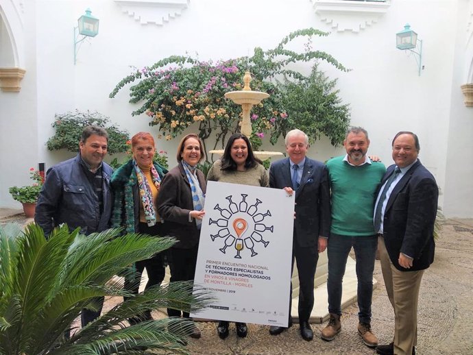 Amo (centro) presenta el encuentro para especialistas en vinos y vinagres de Montilla-Moriles