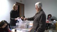 Vecinos de Cordobilla de Lácara (Badajoz) esperan que salga "todo bien" en la repetición de las municipales