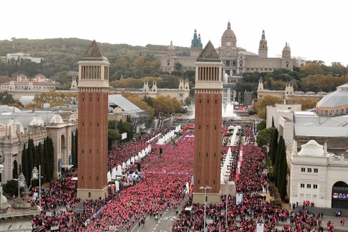 La Cursa de la Dóna de Barcelona acull 36.000 participants, 2.000 més que l'any passat