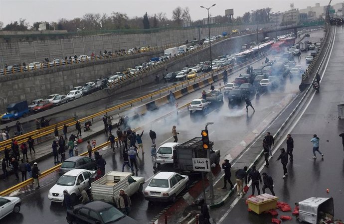 Protestas en Irán contra la subida del combustible