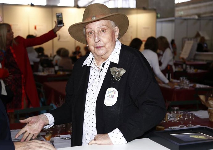 La infanta Doña Pilar en el rastrillo Nuevo Futuro