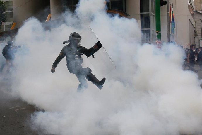 Gas lacrimógeno empleado por la Policía en La Paz