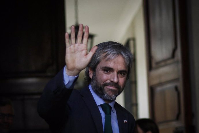 Chile.-El Gobierno dice ser partidario de "avanzar hacia una nueva Constitución"