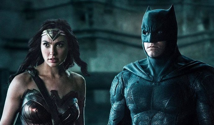 Gal Gadot (Wonder Woman) y Ben Affleck (Batman) en Liga de la Justicia