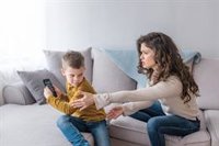 Adicciones tecnológicas: la prevención empieza en casa