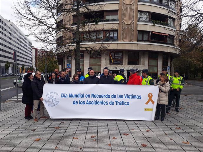 Concentración en Pamplona con motivo del Día en Recuerdo de las Víctimas de Accidentes de Tráfico
