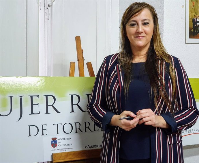 Gema, Quintana, presidenta de la Asociación Leonor de la Vega de Torrelavega, que es la que concede el 'Premio Mujer Relevante'