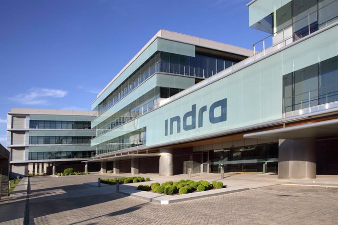 Fachada del edificio de la compañía Indra en Madrid