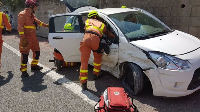 Accidente entre dos coches en Xtiva