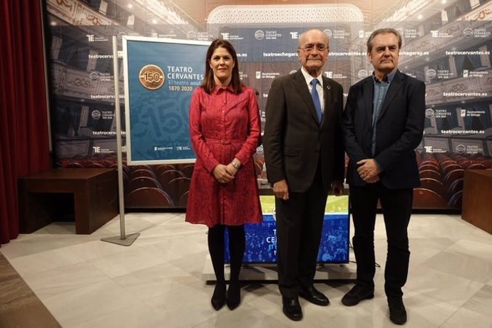 Noelia Losada, Francisco de la  Torre y Juan Antonio Vigar en la presentación de la programación del 150 aniversario del Teatro Cervantes