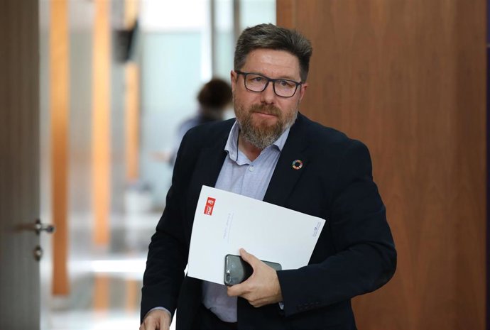 El portavoz adjunto del Grupo Parlamentario Socialista, Rodrigo Sánchez Haro, en el Parlamento