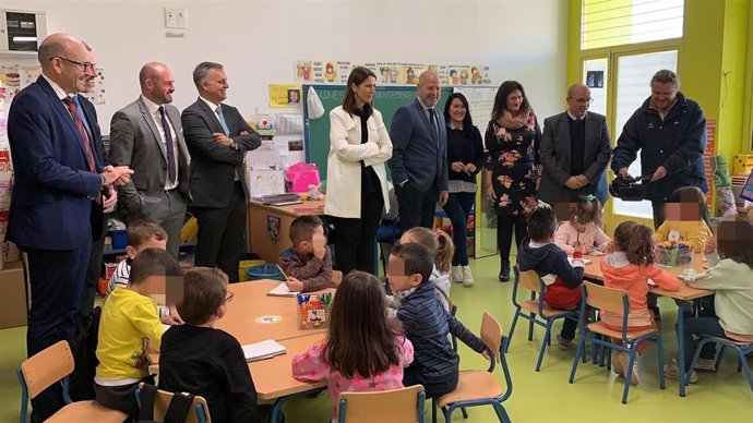 El consejero de Educación inaugura el colegio Flor de Azahar de Cártama (Málaga)