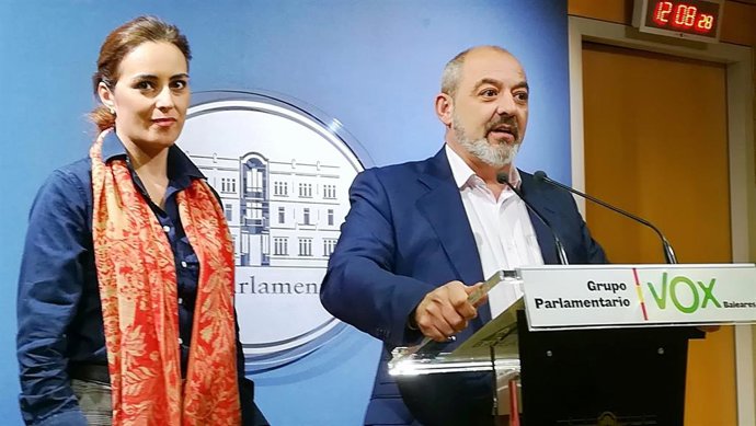 Els diputats de Vox Balears Sergio Rodríguez i Idoia Ribas