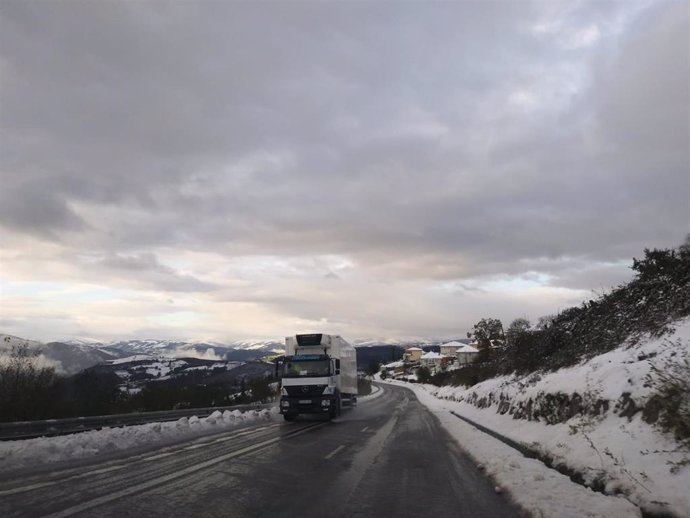 Carreteras asturianas durante el temporal de nieve.